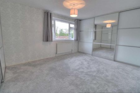 4 bedroom detached house to rent - Photo 4