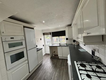 3 bedroom terraced house to rent - Photo 5