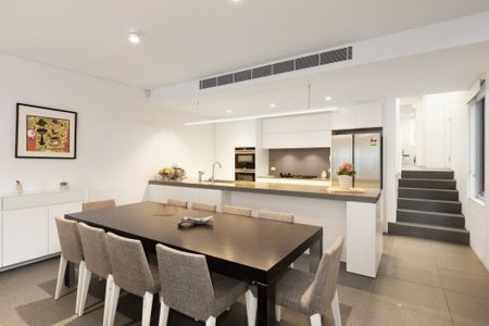 Stylish Furnished Home in the Heart of Clovelly - Photo 5