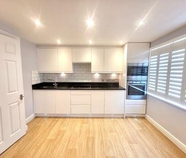 2 bedroom maisonette to rent - Photo 4