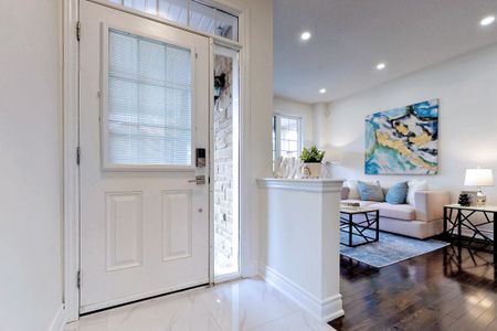 For Lease - 28 Township Avenue, Richmond Hill, Ontario - Photo 3