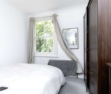 A large two double bedroom apartment situated on the first floor of a period conversion just moments from Caledonian Road station. - Photo 4