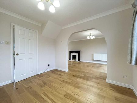 4 bedroom detached house to rent - Photo 2