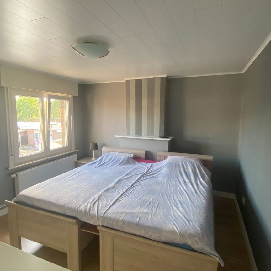 Verzorgde halfopen woning met 3 slaapkamers, garage en tuin - Foto 1