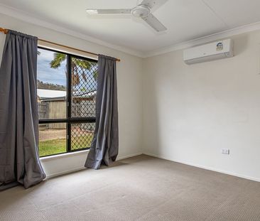 11 Saxby Crescent, Mount Louisa - Photo 3