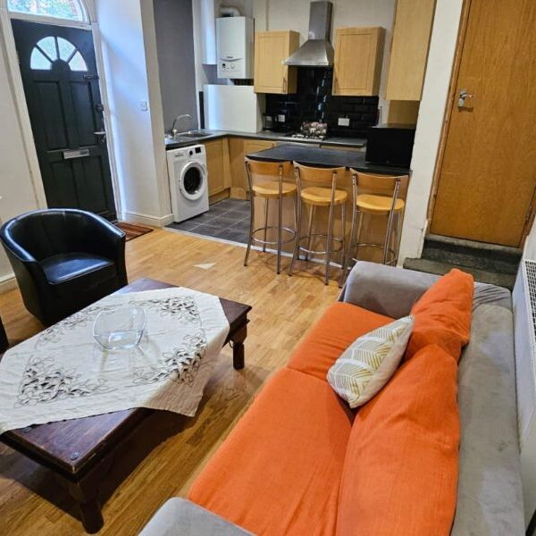 9 Pennington Street, Woodhouse, Leeds, LS6 2JP - Photo 1