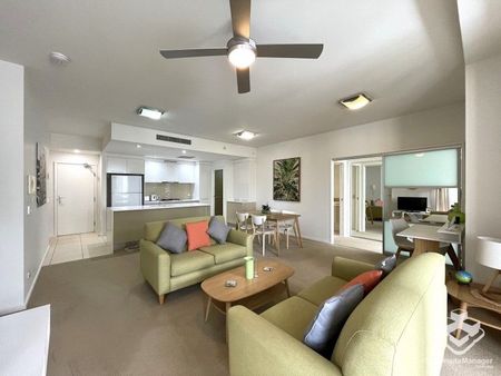 Fully Furnished Luxury Apartment in the Heart of Emerald Lakes - Resort Living at Its Best. - Photo 2