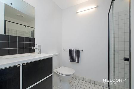 TWO BEDROOMS AT A'BECKETT TOWER - UNFURNISHED WITH WHITEGOODS - Photo 2