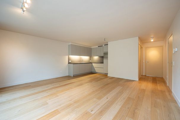 1 SLAAPKAMER APPARTEMENT MET RUIM ZUID WEST TERRAS - Photo 1