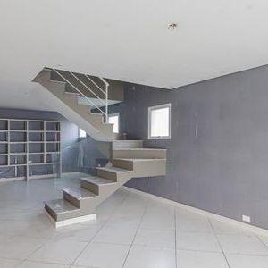 Casa de condomínio para alugar com 250m², 4 quartos e 3 vagas - Foto 2