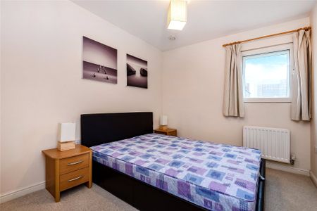 1 bedroom in Malcolm Place, Reading - Photo 2