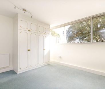 3 bedroom flat to rent - Photo 5