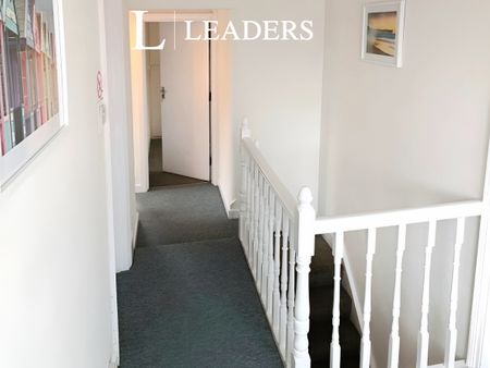 6 bedroom detached to rent Melville Road, Winton - Photo 2