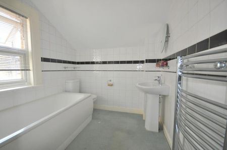 2 bedroom terraced house to rent - Photo 5