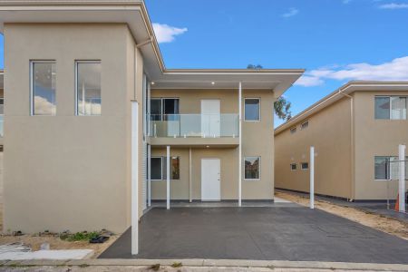 Brand New 2 x 2 x 1 Apartment in a Beautiful Complex with a Pool - Photo 5
