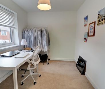 Brooklime Avenue, Warwick - Photo 1