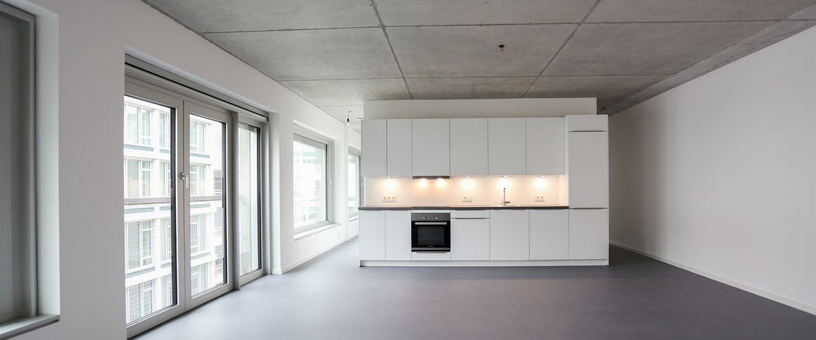 Ein besonderes Schmuckstück mit viel Platz, Sichtbeton, EBK und SmartHome-Features - Photo 1