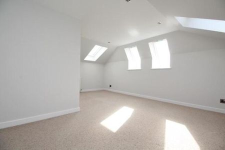 6 bedroom detached house to rent - Photo 4