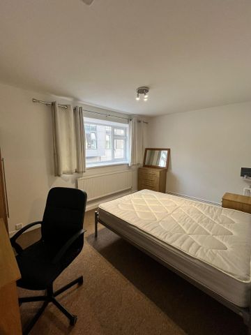 4 bedroom terraced house to rent - Photo 2