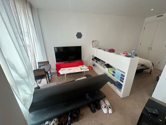 Studio to rent - Photo 1