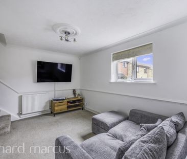 Parthia Close, Tadworth - Photo 4