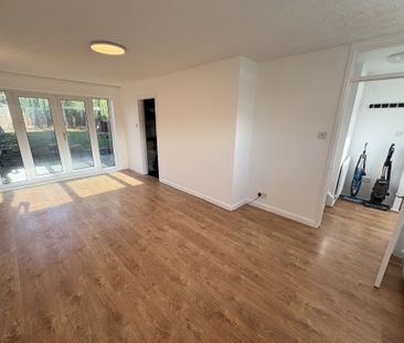 Hookfield, Harlow - Photo 2