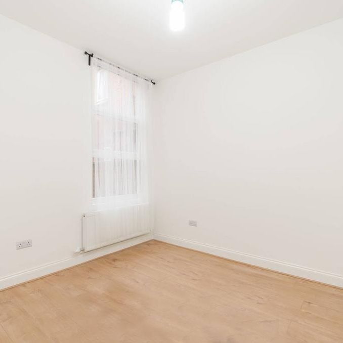 3 bedroom flat to rent - Photo 1
