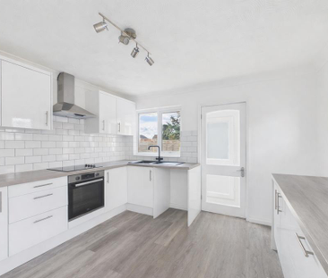 2 bedroom semi-detached bungalow to rent - Photo 4