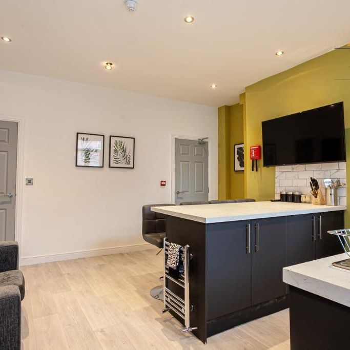 7 bedroom house of multiple occupation to rent - Photo 1