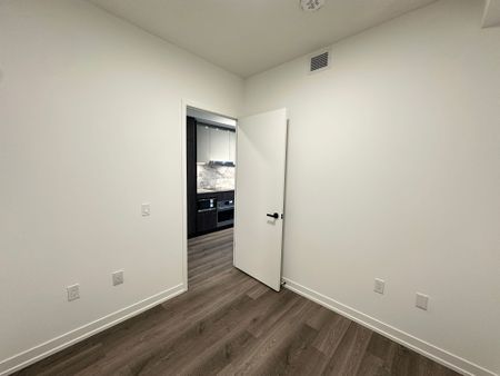 For Lease - 8 Interchange Way Unit# 3011, Vaughan, Ontario - Photo 5