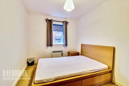 2 bedroom apartment to rent - Photo 2