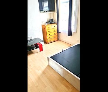 Room in a Shared Flat, Astbury Road, SE15 - Photo 2