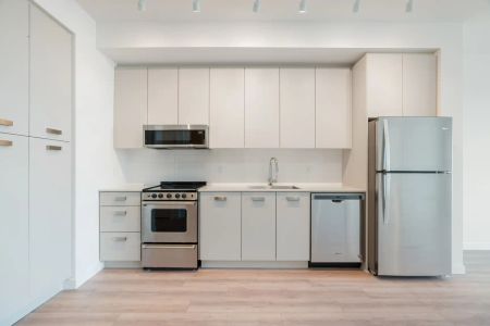 Gardner Living Apartments & Townhomes — 2 Bed- H plan - Photo 3