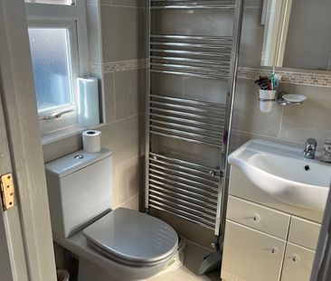 Room in a Shared House, Lamberts Place, CR0 - Photo 4