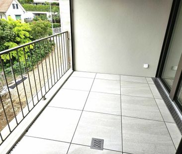 LUXURIÖSE 2,5 ZI-WOHNUNG IM 3. OG MIT 2 LOGGIAS IN BINNINGEN - Photo 5