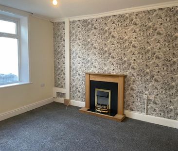 2 bedroom end of terrace house to rent - Photo 6