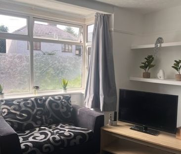 St Martins Road Room 3 - Photo 2