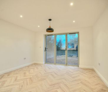 3 bedroom semi-detached house to rent - Photo 2