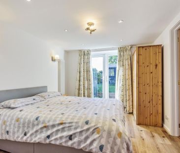 3 bedroom semi-detached house to rent - Photo 4