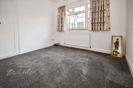 3 bedroom detached bungalow to rent - Photo 2