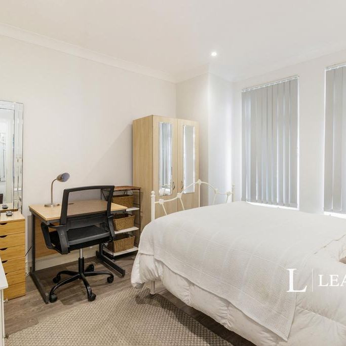 5 bedroom terraced house to rent - Photo 1