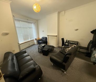 Room in a Shared House, Southover Street, BN2 - Photo 3