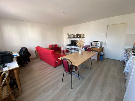 Location Appartement 2 pièces 46m² - Photo 3