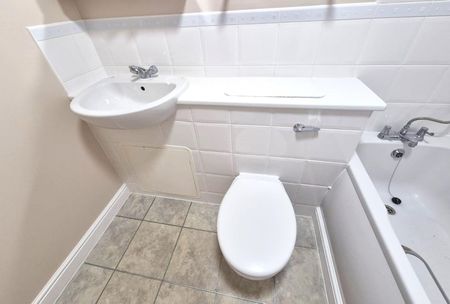 2 Bed Flat, Gean Court, N11 - Photo 5