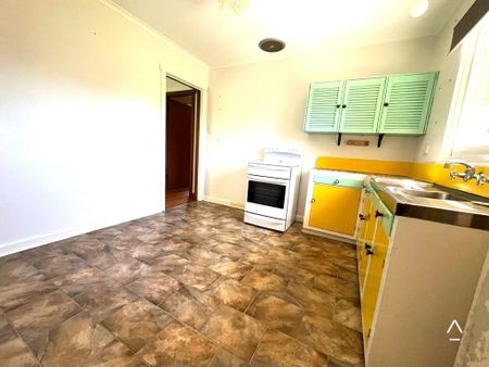 For Lease – 3 Bedroom Home with a Large double garage in Summerhill, TAS - Photo 4