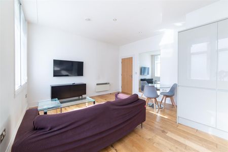 2 bed apartment to rent in Grainger Street, City Centre, NE1 - Photo 2