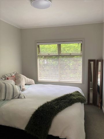 Three bedroom plus One Study, Great Lcation! - Photo 4