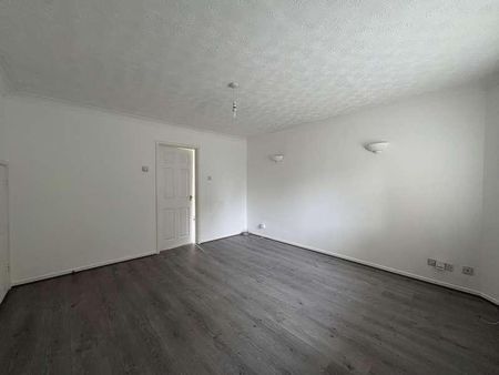 Moore Close, Slough, SL1 - Photo 3