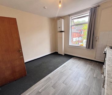 3 bedroom apartment to rent - Photo 4