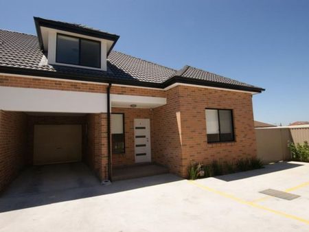 4/5 Resthaven Road, 2200, Bankstown Nsw - Photo 3